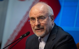 伊朗议长：特朗普两周内说击败了我们9次，太搞笑了！