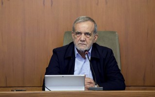 伊朗总统：有义务完全遵从最高领袖指示