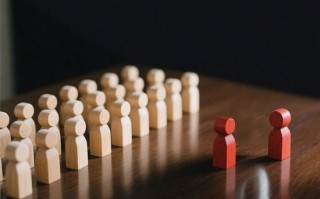 慧择保险保费收入创新高，11年老将却卸任总经理，释放什么信号？