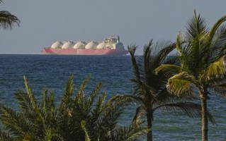 美国开始封锁霍尔木兹海峡，欧洲市场收盘走低