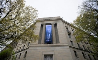 美国前司法部长邦迪被解职后 特朗普考虑进一步改组内阁