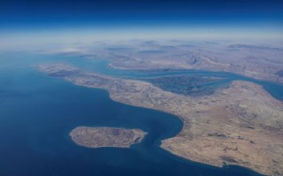 特朗普对霍尔木兹海峡态度摇摆不定