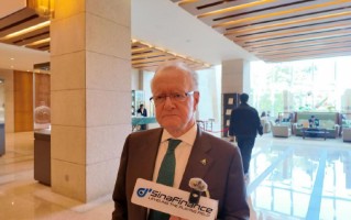 昆山杜克大学美方校长约翰·奎尔奇：你可能不是被AI替代，而是被懂AI的人替代