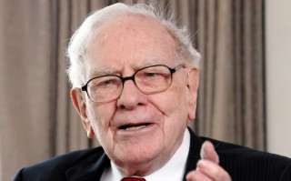 巴菲特：尽管有爱泼斯坦丑闻，他仍不后悔向盖茨基金会捐款