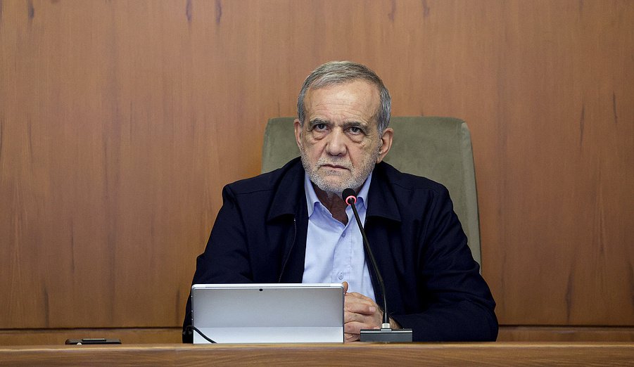 伊朗总统：有义务完全遵从最高领袖指示-第1张图片-51吃大瓜