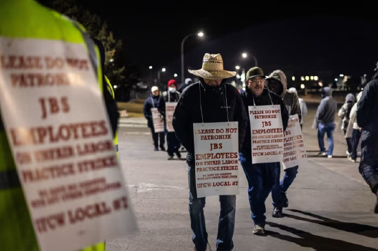 JBS牛肉加工厂工人发起行业多年来最大规模罢工-第1张图片-51吃大瓜 JBS牛肉加工厂工人发起行业多年来最大规模罢工-第1张图片-51吃大瓜
