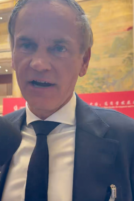 对话大众汽车奥博穆:对与小鹏的合作感到非常满意-第1张图片-51吃大瓜 对话大众汽车奥博穆:对与小鹏的合作感到非常满意-第1张图片-51吃大瓜