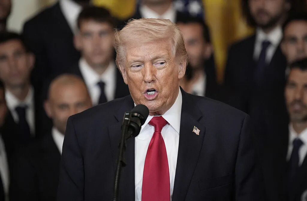 从“赢麻了”到“还剩3554个目标”,美国被伊朗死死拖住的一个月-第1张图片-51吃大瓜 从“赢麻了”到“还剩3554个目标”,美国被伊朗死死拖住的一个月-第1张图片-51吃大瓜