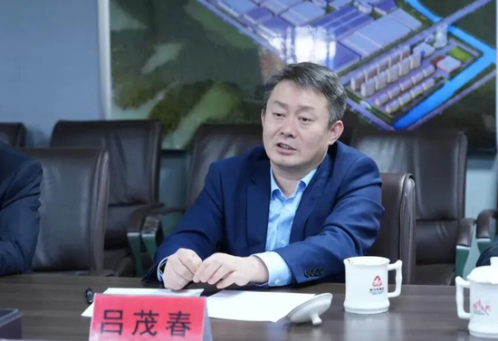 农行中层人事调整 农银金租总裁卸任-第5张图片-51吃大瓜