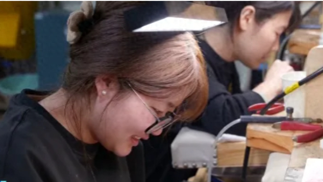 金价高企！这个新职业火了，00后扎堆入场，月入过万→-第3张图片-51吃大瓜