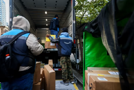 亚马逊将向第三方卖家征收3.5%燃油附加费-第1张图片-51吃大瓜